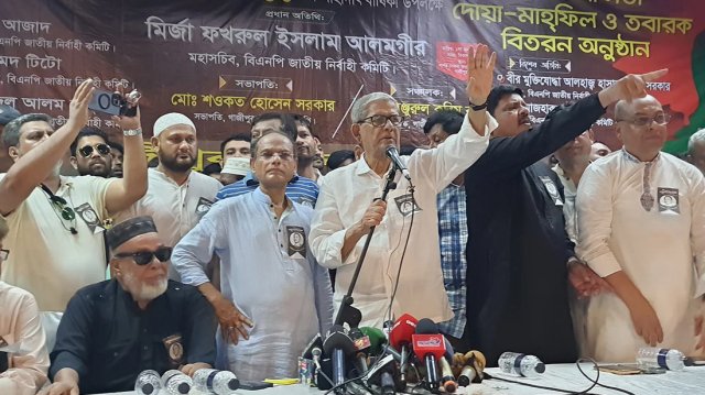 সরকারের সহায়তাই বেনজীর সিঙ্গাপুরেঃ ফখরুল